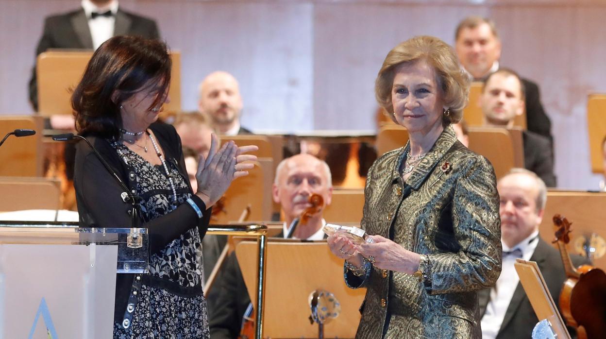 La Reina Sofía recibe el Premio Extraordinario Manos Unidas 60 Aniversario