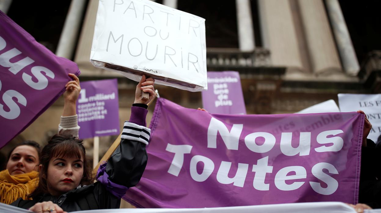 Manifestación en Paírs contra la violencia de género