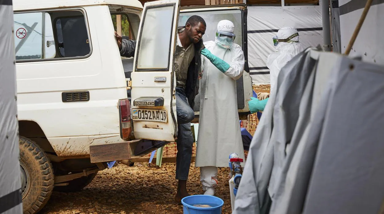 Personal médico contra el ébola en Beni, República Democrática del Congo
