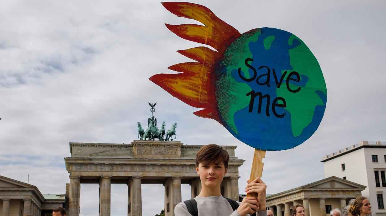 Manifestante en una concentración de «Fridays For Future»