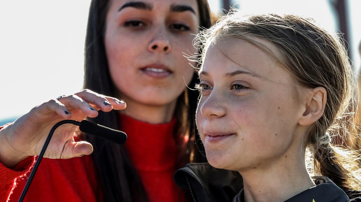 Greta Thunberg, subida al tren en el que viaja de Lisboa a Madrid