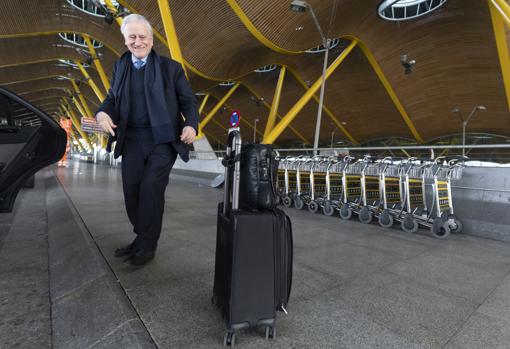 En el aeropuerto de Barajas, minutos antes de partir hacia Nueva York