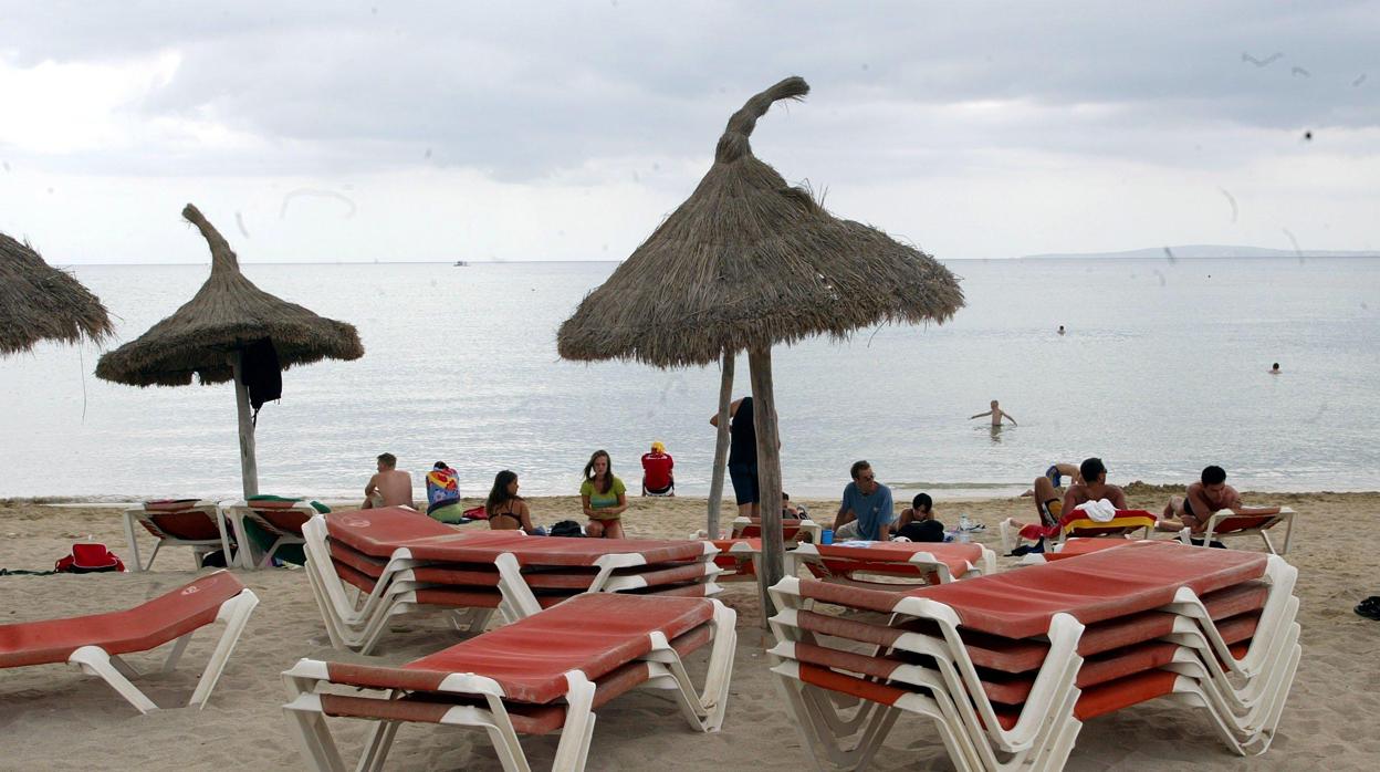 El vertido llegaba a la playa de Can Pere Antoni y Ciudad Jardín en Mallorca