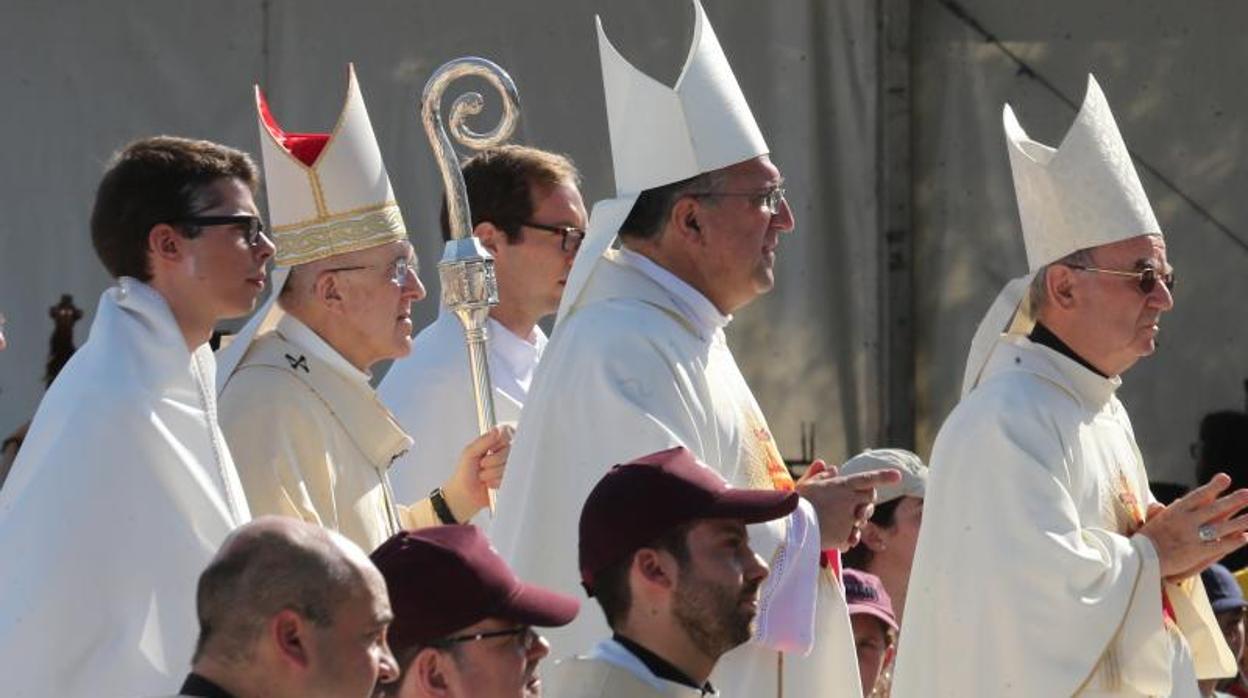 Misa en el Cerro de los Ángeles, oficiada por el arzobispo de Madrid Carlos Osoro, con motivo del centenario de la consagración de España al Sagrado Corazón de Jesús.