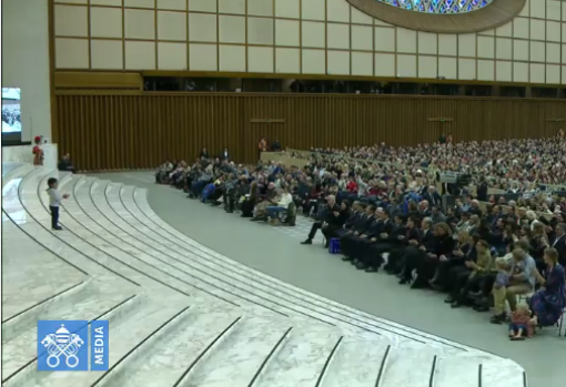 Papa Francisco: «El mar en que naufragó Pablo vuelve a ser peligroso para la vida de otros navegantes»