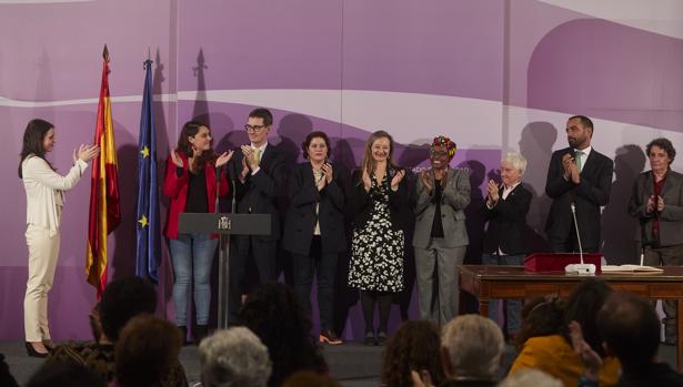 Irene Montero estalla: «Tenemos un Ministerio feminista contra los hombres poderosos y la extrema derecha»