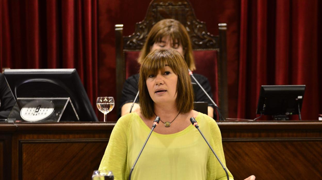 Imagen de archivo de la presidenta balear, Francina Armengol, en el Parlamento Balear