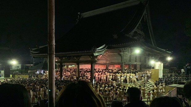 Más de 10.000 hombres semidesnudos se dan cita en Japón para celebrar el «Hadaka Masuri»