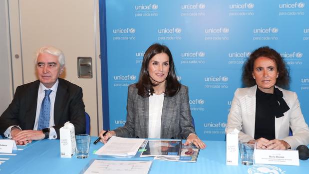 La Reina participa en una reunión de trabajo de Unicef sobre bienestar infantil