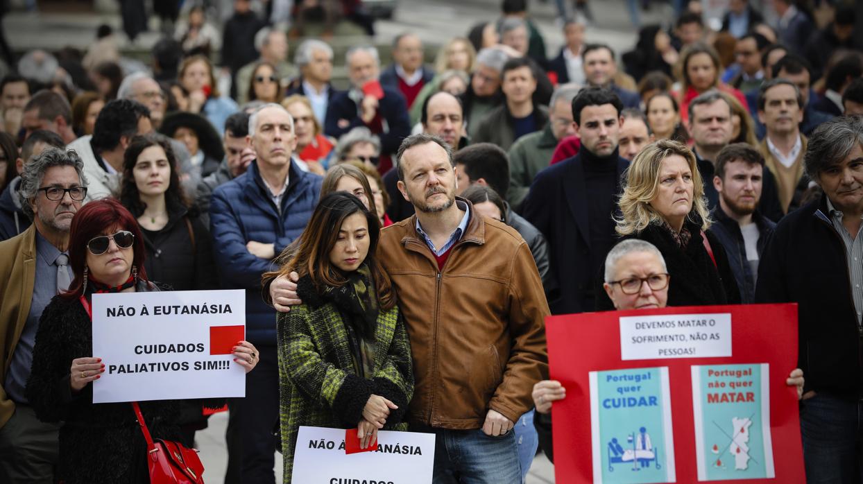 Protesta contra la eutanasia en Portugal