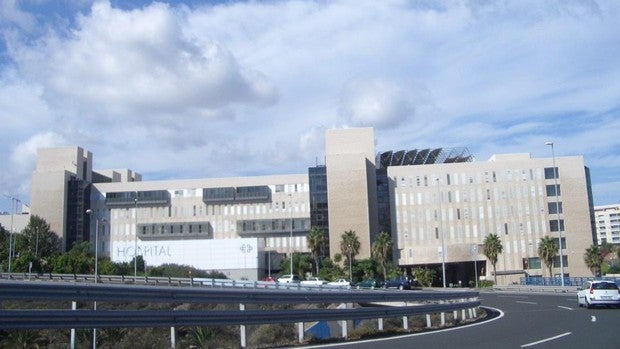 Detenido por robar los móviles a pacientes ingresados en un hospital de Gran Canaria tras haber sido dado de alta