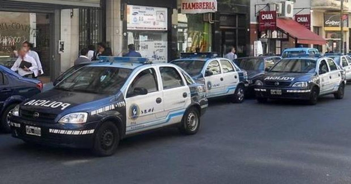 Imagen de archivo de coches policía argentinos