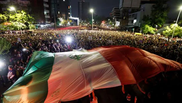 México celebra su primer «día sin mujeres», con paro nacional, tras una histórica manifestación el 8-M