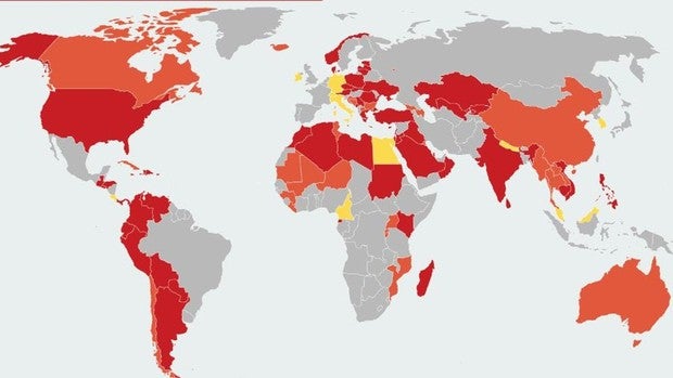 Un centenar de países prohíbe ya la entrada de españoles o impone su cuarentena por el coronavirus