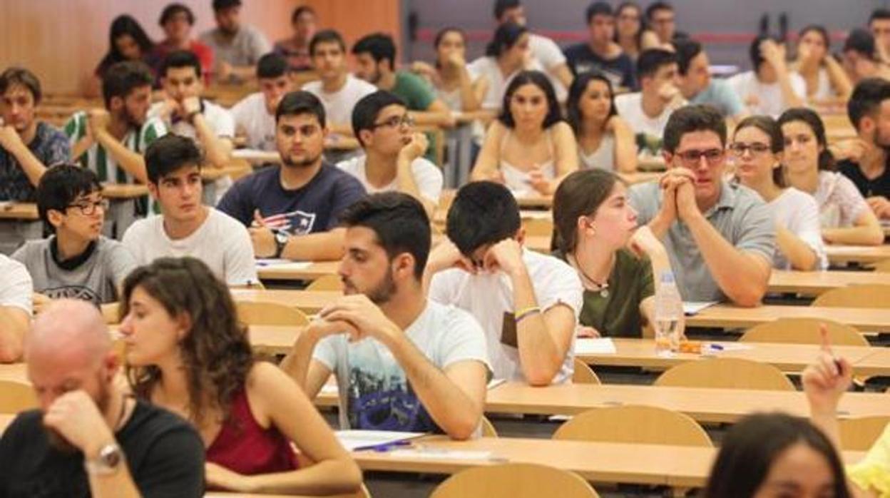 Universidades, Educación, comunidades y rectores deciden aplazar la Selectividad a más de 217.000 estudiantes