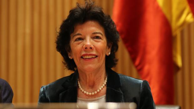 Celaá insta a no hacer deberes durante las vacaciones de Semana Santa