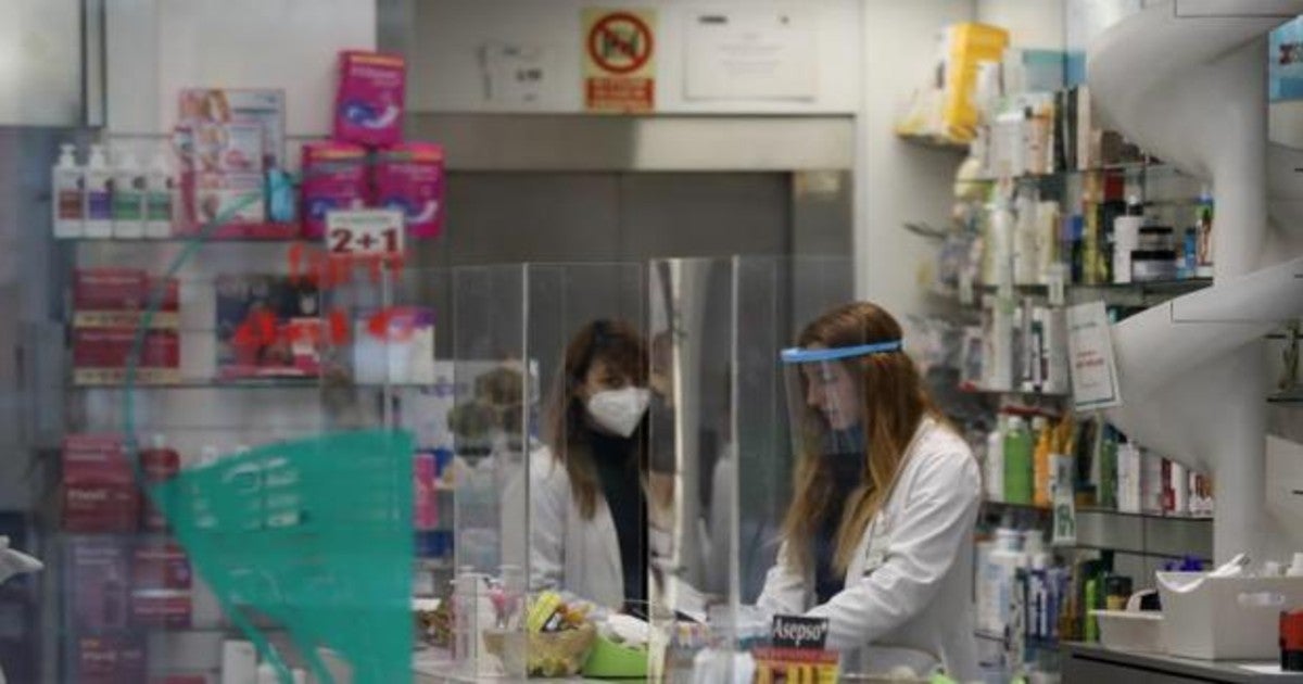 Las farmacias no contarán con mascarillas quirúrgicas hasta dentro de dos semanas