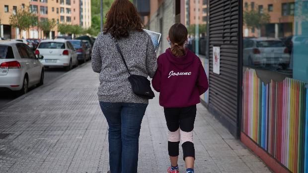 Los menores de 14 años podrán pasear con uno de sus padre o con su cuidadora