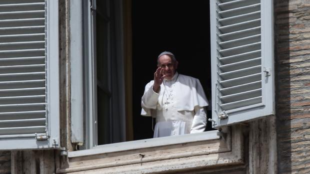 Papa Francisco: «La vida es demasiado breve para consumirla en la tristeza; alabemos a Dios, contentos de existir»