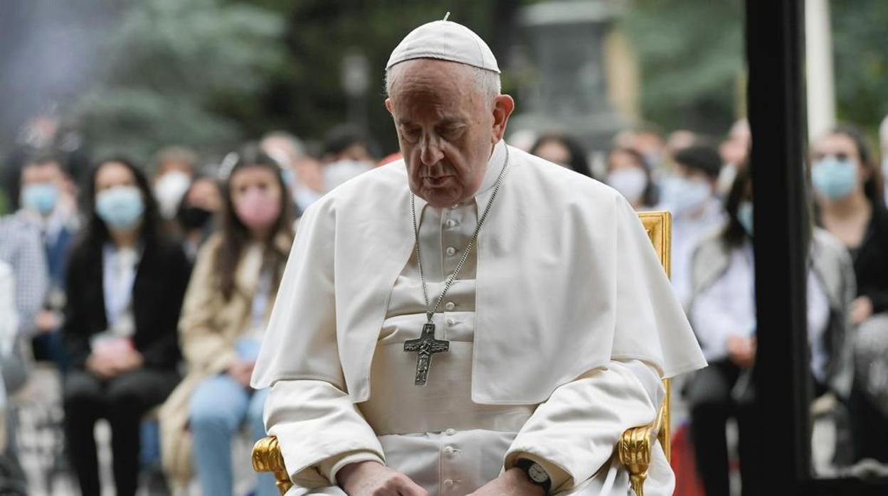 El papa Francisco durante el rezo del Santo Rosario el pasado sábado