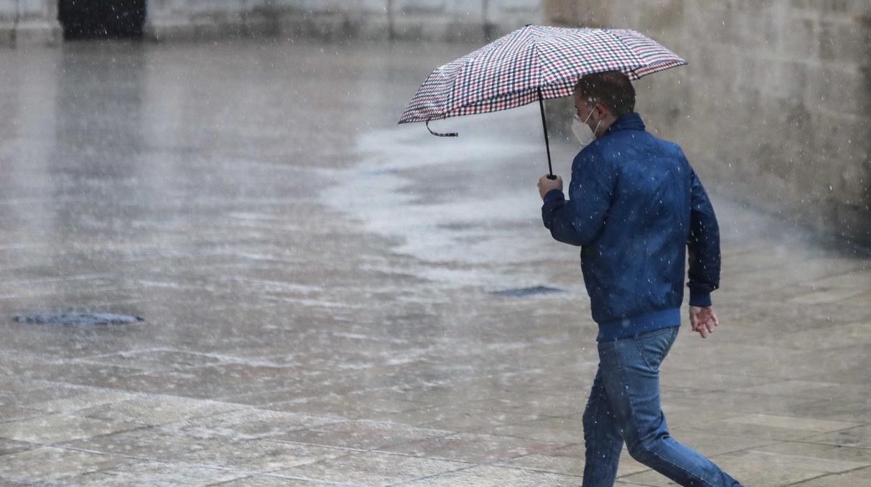 Una borrasca tardía alarga el 40 de mayo en el norte con 48 horas de frío, viento y lluvia