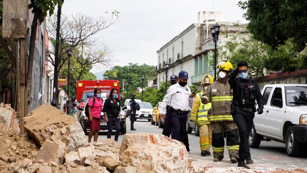 Aumentan a seis los muertos por el terremoto de magnitud 7,5 en las costas del sur de México