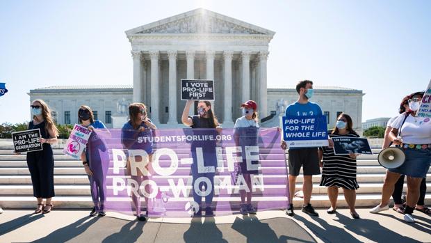 El Supremo de EE.UU. derriba una ley que restringía el aborto en Luisiana