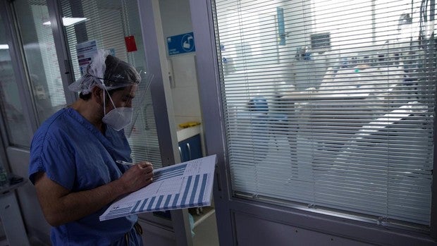 La tasa de supervivencia de los pacientes con Covid-19 que se encuentran en la UCI ha mejorado un 33%