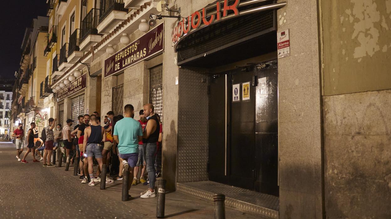 El ocio nocturno alimenta el virus