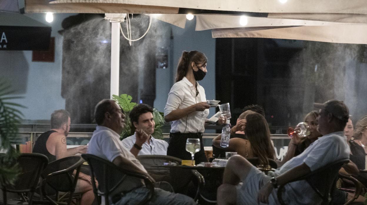Terraza en Madrid, finales de julio