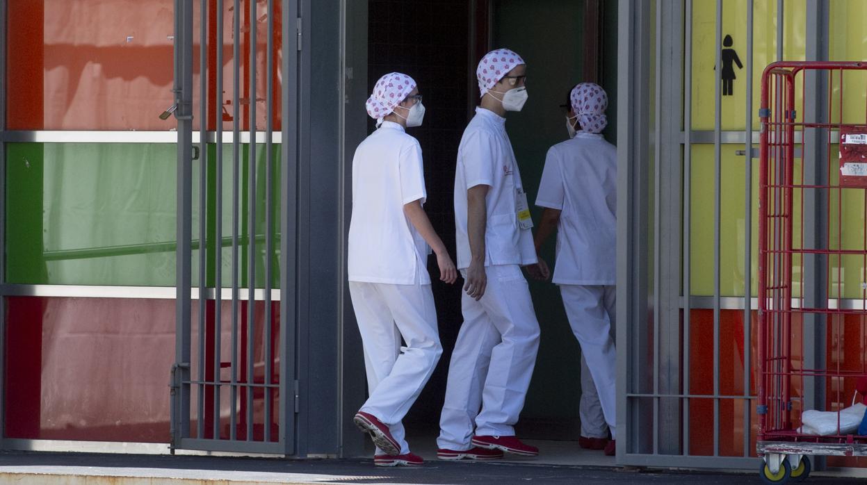 Sanitarios en Torrejón de Ardoz en las pruebas para detectar positivos de coronavirus