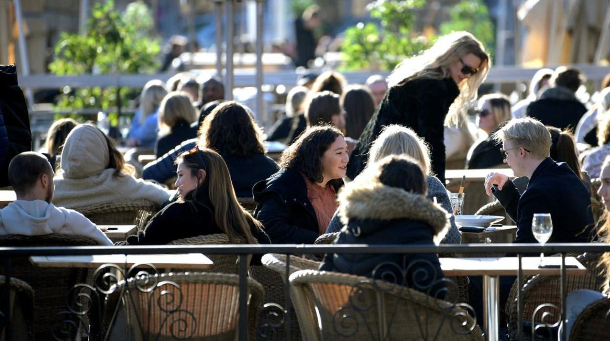 Una terraza en Estocolmo a principios de junio