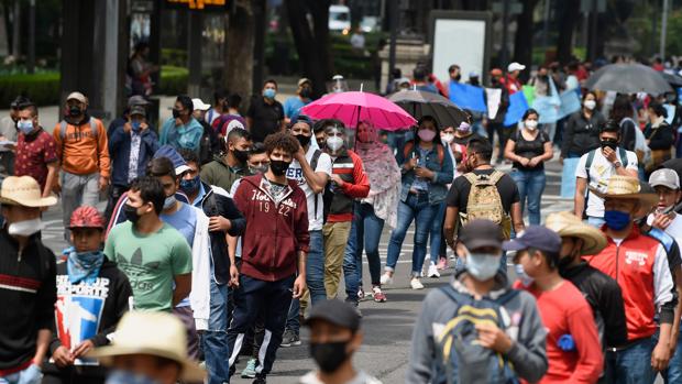 México registra más de 60.000 fallecidos por Covid-19 en seis meses y supera su «escenario muy catastrófico»