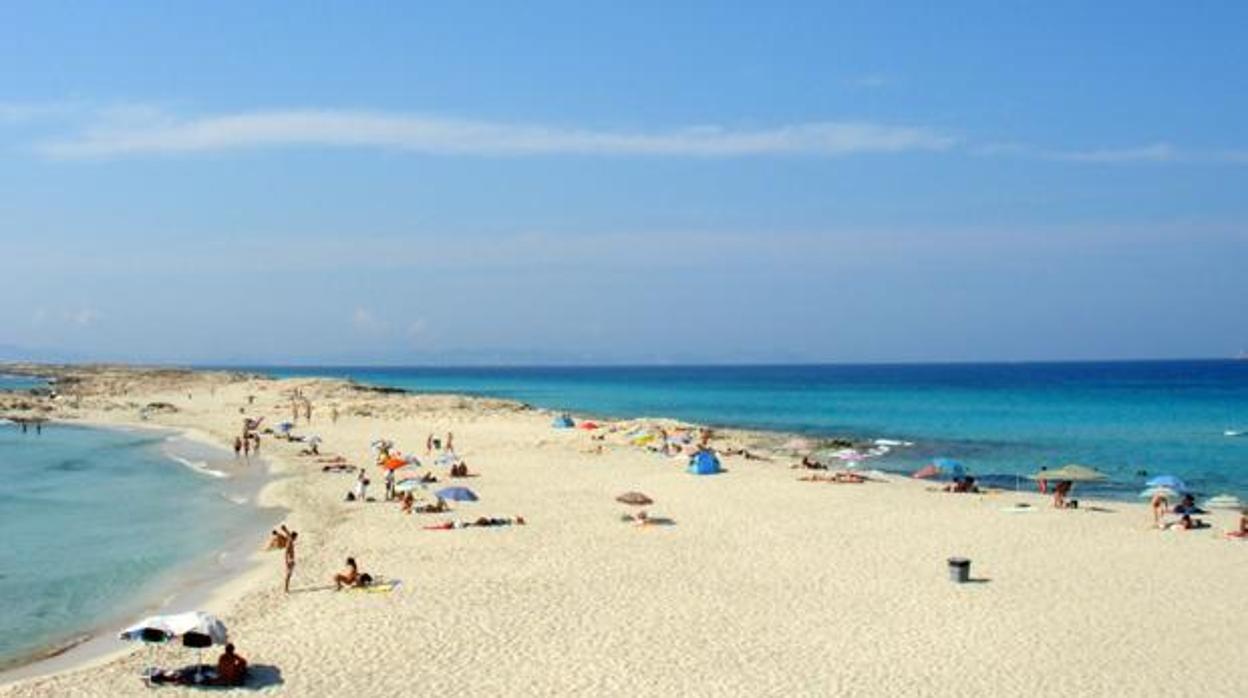 Fotografía de archivo de Ses Illetes, una playa de la isla de Formentera