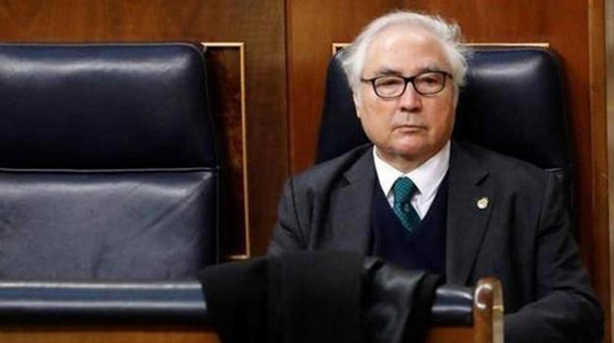 Un ausente Castells avanza en su plan para «catalanizar» la Universidad