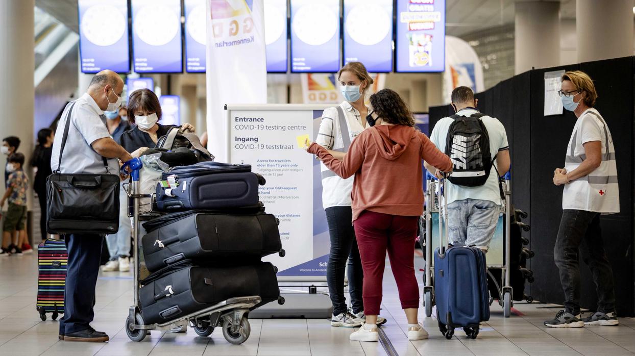 Así es el código de colores con el que Bruselas quiere unificar las restricciones a los viajeros de la UE