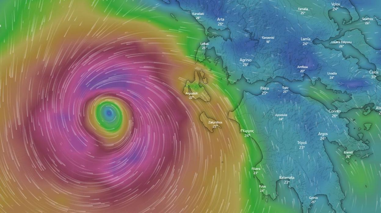 El «huracán en el Mediterráneo» Ianos, más conocido como medicane, frente a las costas griegas
