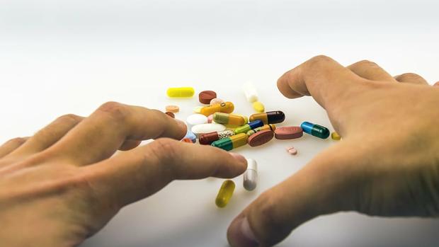 Instan al Gobierno de Reino Unido a vender cocaína y éxtasis en las farmacias