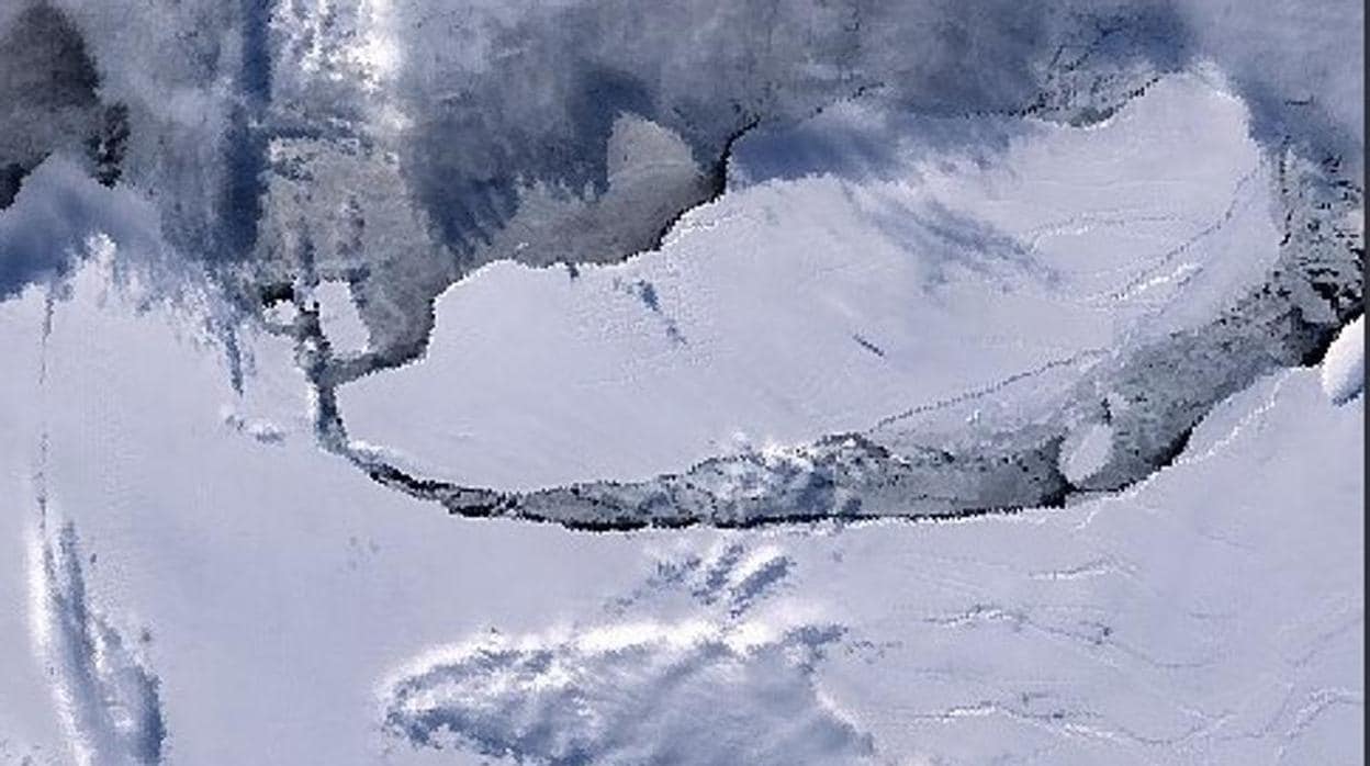 La masa de hielo más grande del mundo, al iceberg A68, al desprenderse en 2017