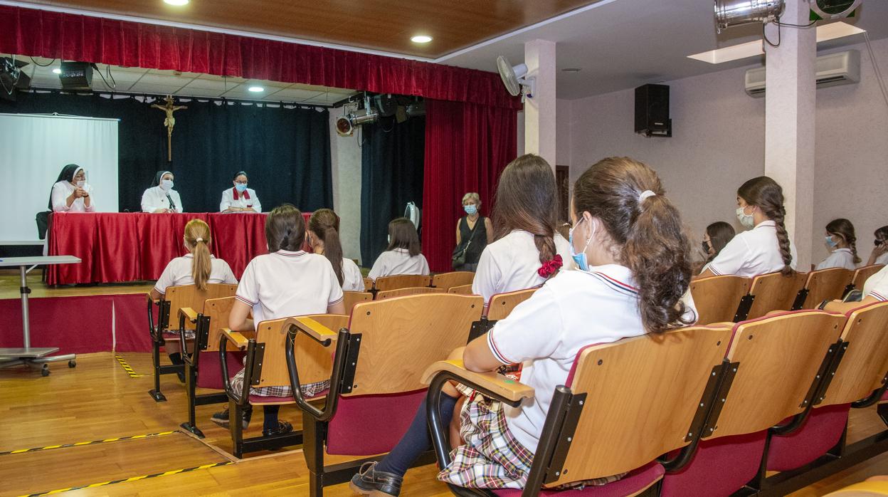 Comienzo las clases de ESO en los centros de Secundaria de la provincia. Colegio San José MM Mercedarias.