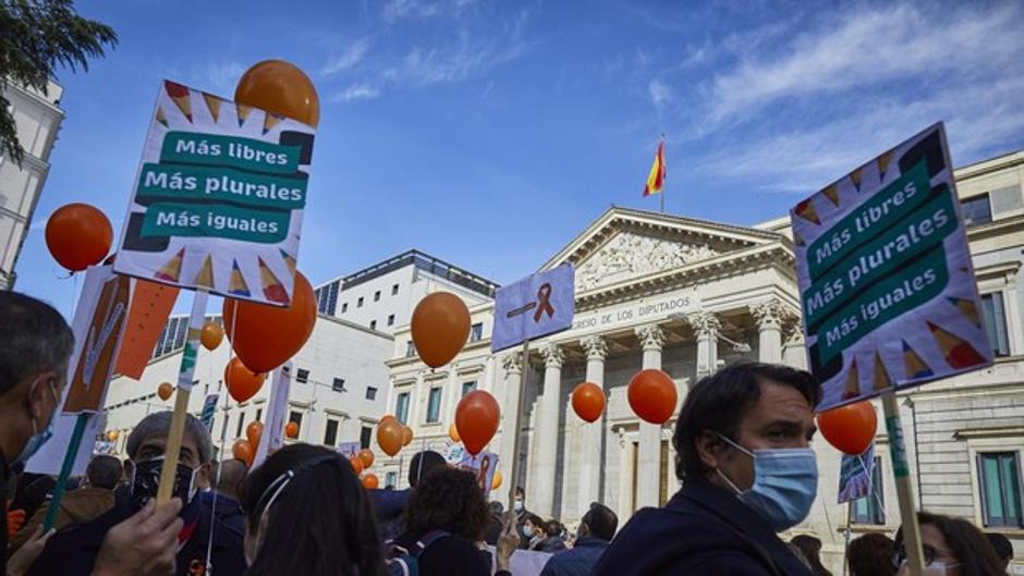 Europa duda de la Ley Celáa y condiciona su éxito al consenso social y político