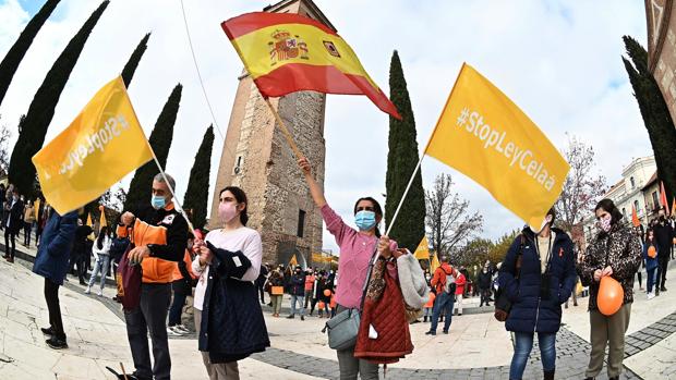 Reunión con Sánchez y otra caravana: la «segunda ola» de la concertada contra la «ley Celaá»