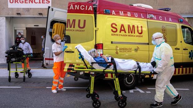 El virus se desmanda en Baleares y Extremadura