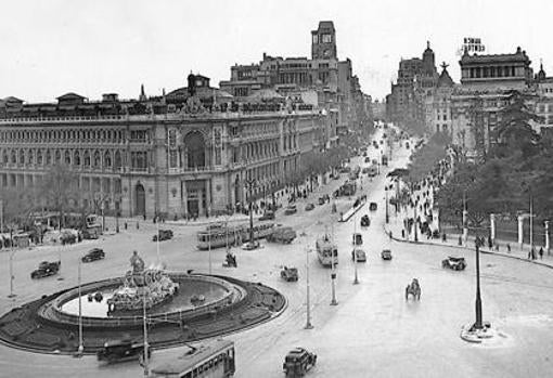 La plaza de Cibieles en enero de 1945