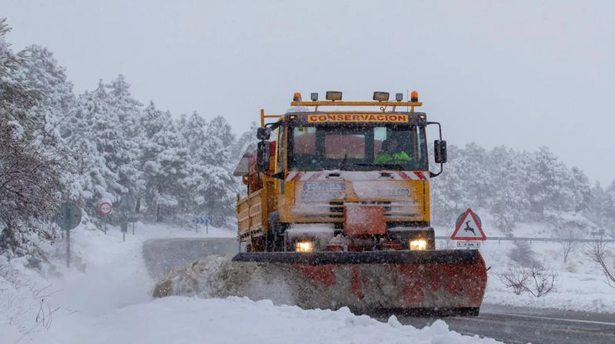 La borrasca Filomena mantiene 275 carreteras afectadas en toda España