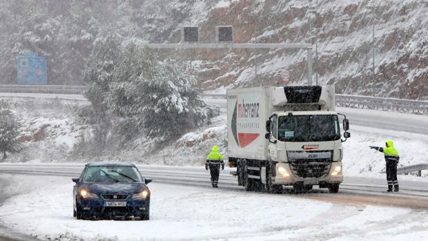 España, confinada por Filomena: 19.720 kilómetros en 657 carreteras y puertos afectados, 133 de ellos cortados