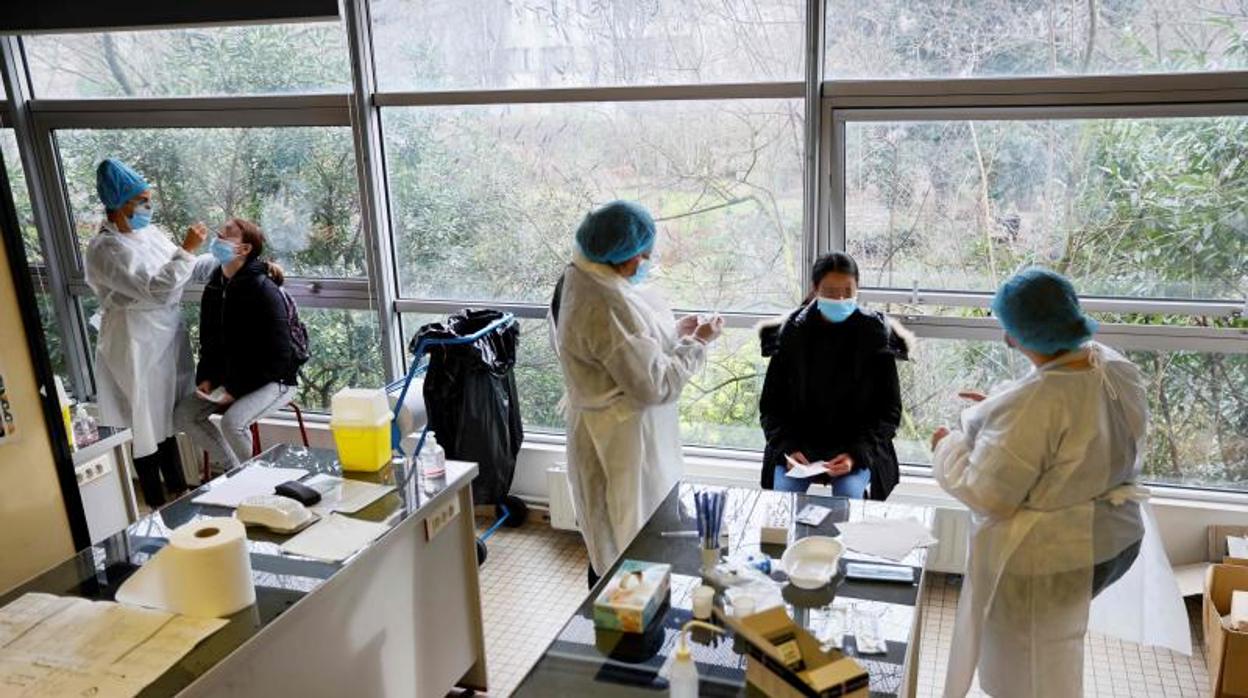 Pruebas masivas en un centro educativo de París