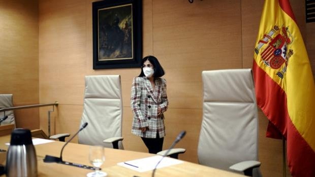 Darias asegura que los efectos de la vacuna se empiezan a ver en la reducción de casos en las residencias