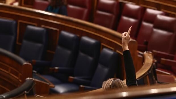 Los socialistas ceden y apoyan la reforma del aborto que propone Podemos