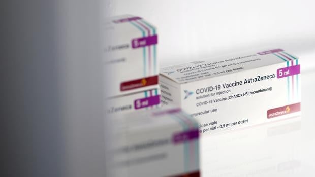 Un estudio realizado en Escocia confirma que la vacuna de AstraZeneca es segura en los mayores de 65 años